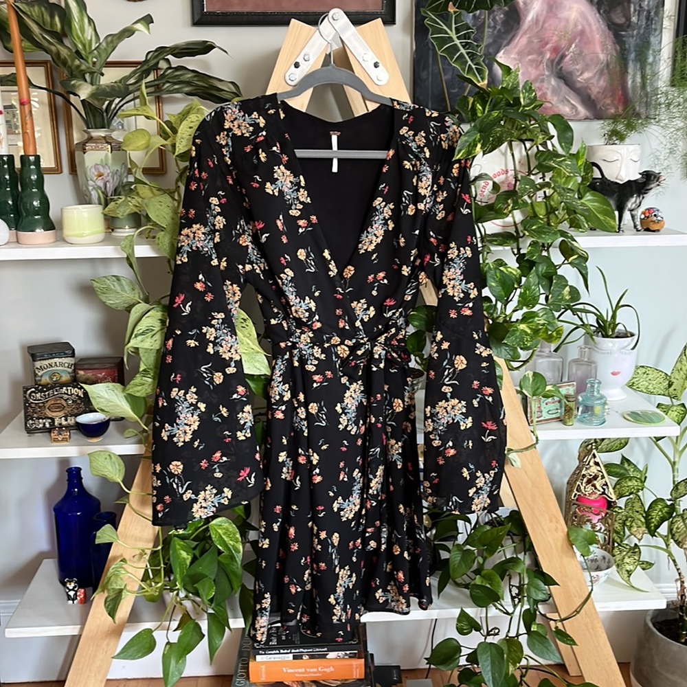 Free people | Size L black floral wrap mini dress with bell sleeves